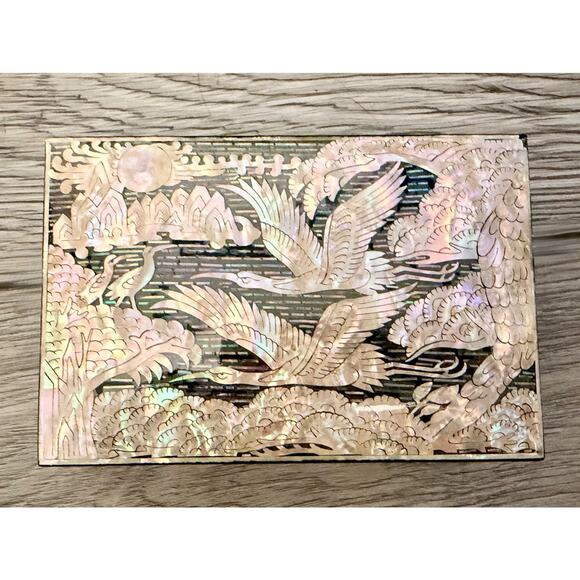 Unbranded Other - Handcrafted mother-of-pearl jewelry box with Cranes